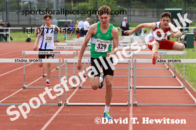 Men and Boys hurdles, 2022 North Eastern Track and Field Champs., Middlesbrough. David T. Hewitson/Sports for All Pics